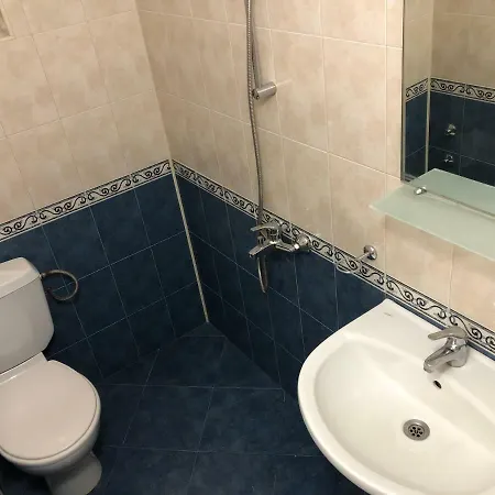 Проживание в семье Family Avenue Китен