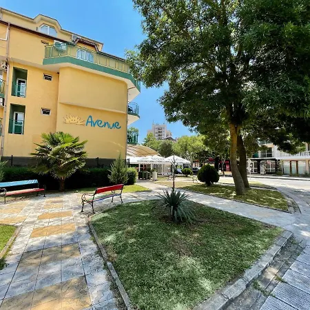 Family Avenue Homestay